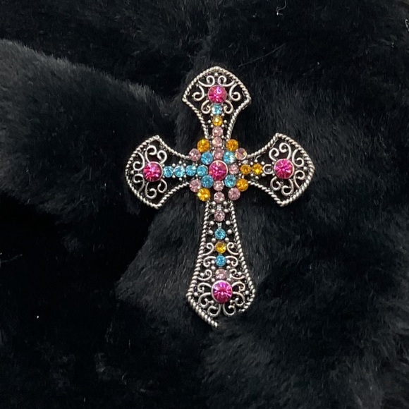 Beautiful Crystal Cross Brooch with Crystals - Picture 1 of 2